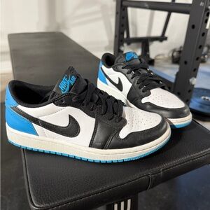 Nike women’s Black, White, and Blue Sneakers